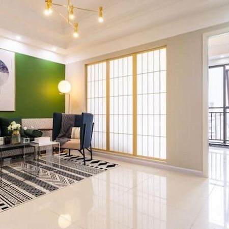 Wuhan Hongshan·Guanggu Square· Locals Apartment 00157650 Bagian luar foto