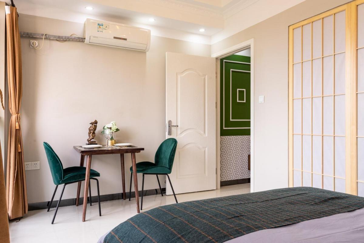 Wuhan Hongshan·Guanggu Square· Locals Apartment 00157650 Bagian luar foto
